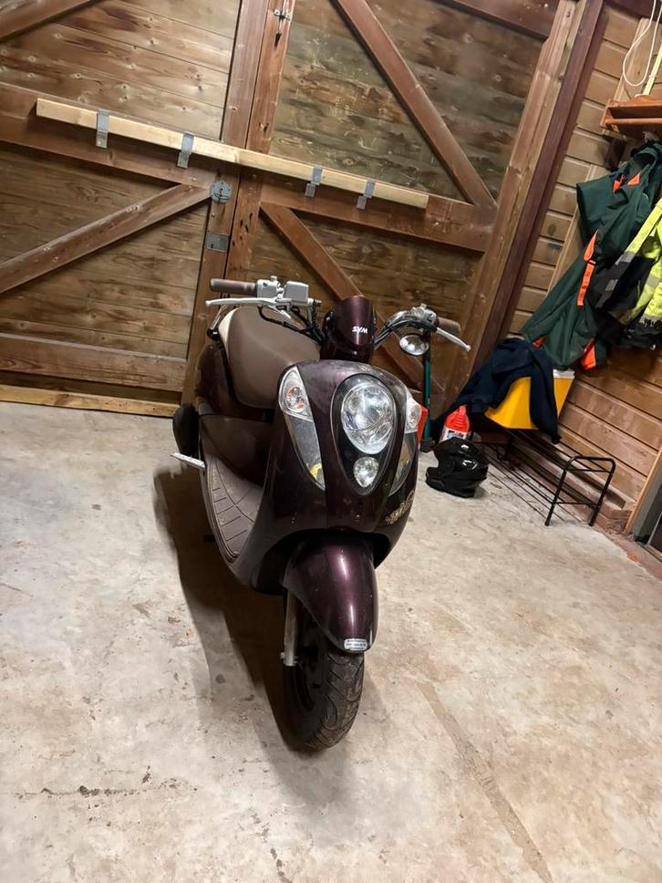 Sym mio 50, Fietsen en Brommers, Scooters | SYM, Zo goed als nieuw, Mio, Benzine, Ophalen