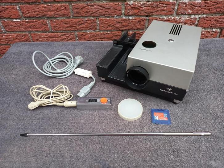Dia apparatuur, Audio, Tv en Foto, Diaprojectors, Zo goed als nieuw, Met scherm, Ophalen of Verzenden