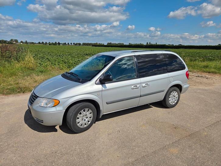 Chrysler town & country 2007 Grijs. Mini Van. Youngtimer, Auto's, Chrysler, Particulier, Overige modellen, Airbags, Airconditioning