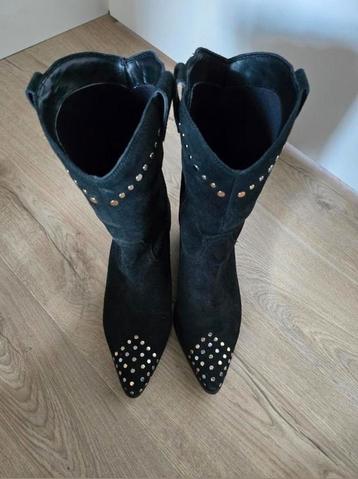 Cowboy laarzen met metalen studs zwart suede maat 41 simply
 beschikbaar voor biedingen