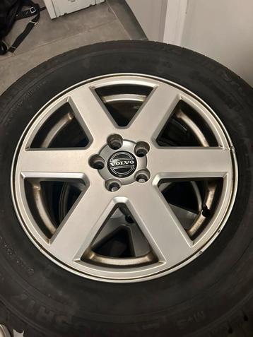 Volvo XC90 velgen met winterbanden. Maat 235/65R17.  beschikbaar voor biedingen