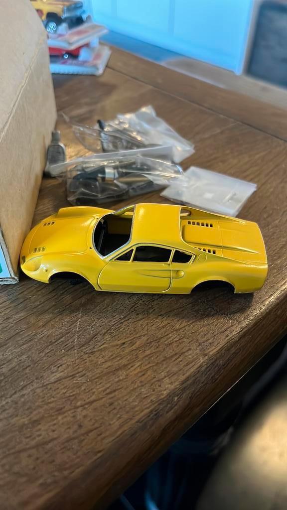 CAM 1/43 white metal bouwkitje “Ferrari Dino 246GT”, Hobby en Vrije tijd, Modelbouw | Auto's en Voertuigen, Zo goed als nieuw