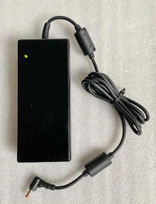 Delta Electronics – 19V DC 7,11A 135W, Hobby en Vrije tijd, Elektronica-componenten, Nieuw, Ophalen of Verzenden