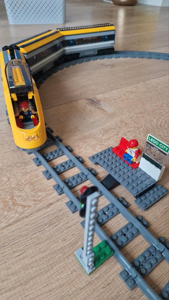 Lego City Passagierstrein 60197, Kinderen en Baby's, Speelgoed | Duplo en Lego, Zo goed als nieuw, Lego, Complete set, Ophalen of Verzenden