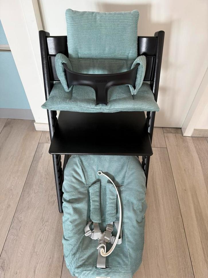 Stokke tripp trapp zwart compleet nieuw model, Kinderen en Baby's, Kinderstoelen, Zo goed als nieuw, Meegroeistoel, Ophalen
