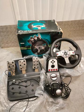 Logitech G25 racing wheel met doos beschikbaar voor biedingen