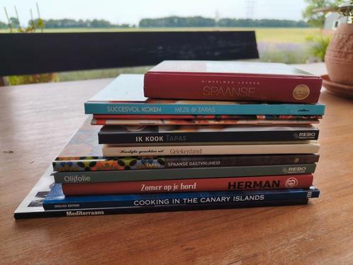 Kookboeken vol zon, olijven en Mediterraanse magie, Boeken, Kookboeken, Gelezen, Ophalen of Verzenden