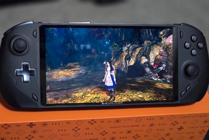 ONEXPLAYER F1 Pro Handheld Gaming PC, Spelcomputers en Games, Spelcomputers | Overige, Zo goed als nieuw, Ophalen
