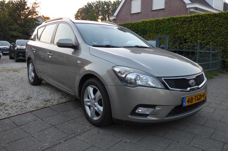 Kia cee'd Sporty Wagon 1.4 CVVT Nav.Pl.Pack, Auto's, Kia, Bedrijf, (Pro) Cee d, ABS, Achteruitrijcamera, Airbags, Airconditioning