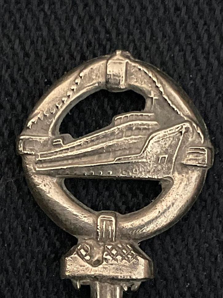 Lepeltje van de Zonnebloem, Antiek en Kunst, Antiek | Bestek, Ophalen of Verzenden