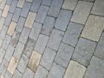 Gratis oprit tegels, Tuin en Terras, Ophalen, Zo goed als nieuw, Beton, Terrastegels