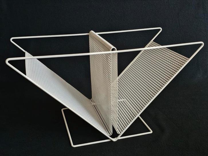 Vintage tijdschriftenrek Pilastro / Mathieu Mategot 70er jr., Antiek en Kunst, Curiosa en Brocante, Ophalen of Verzenden