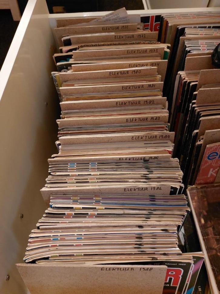 +/- 14 jaarg. Elektuur en +/- 5 jaarg. Radio Bulletin, Boeken, Tijdschriften en Kranten, Gelezen, Damesbladen, Ophalen