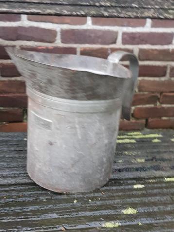 Antieke 2 liter metalen melk kan beschikbaar voor biedingen