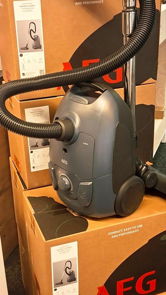 AEG AB51C1DB Clean 5000 Stofzuiger - Nieuw in doos, Witgoed en Apparatuur, Stofzuigers, Nieuw, Stofzuiger, Minder dan 1200 watt