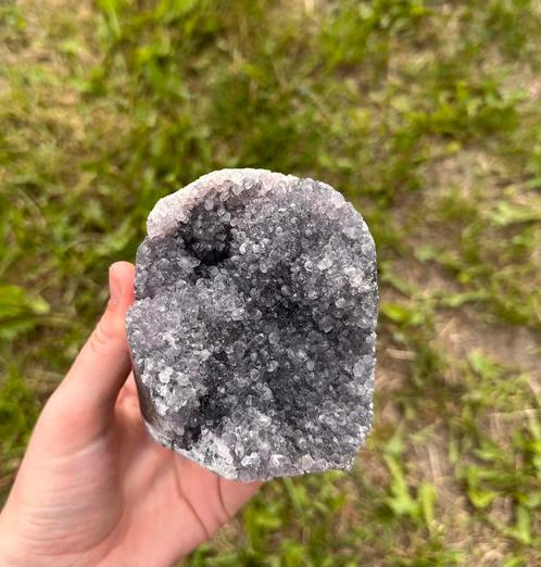 SALE! Prachtige amethist op standvlak!, Verzamelen, Mineralen en Fossielen, Mineraal, Ophalen of Verzenden
