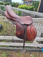 Stubben siegfried 17 inch springzadel, Dieren en Toebehoren, Paarden en Pony's | Zadels, Ophalen, Zo goed als nieuw, Dressuur
