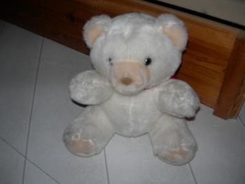 Knuffels w.o. Beer een Aap een Hertje. beschikbaar voor biedingen