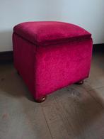Vintage rood velourse poef / hocker ,opbergbox, Minder dan 50 cm, Vierkant, Minder dan 50 cm, Ophalen of Verzenden