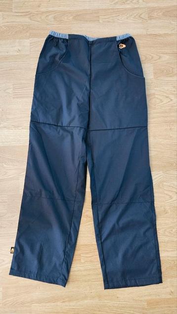 Zwarte broek nike maat M beschikbaar voor biedingen