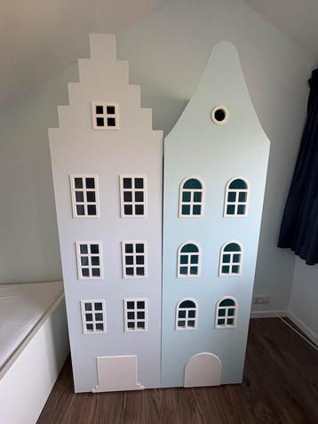 Unieke grachtenpandenkast, 2 stuks, a la Kast Van Een Huis. beschikbaar voor biedingen