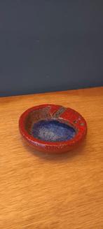 Abstract gevormde asbak, blauw geglazuurd en signatuur GOZI?, Antiek en Kunst, Antiek | Keramiek en Aardewerk, Ophalen of Verzenden