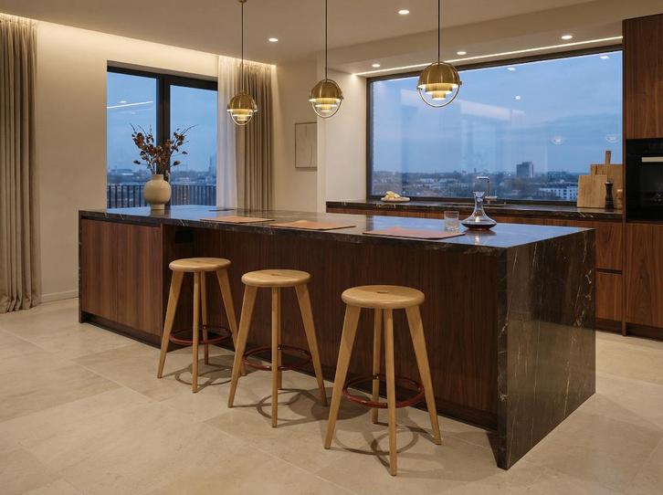 🟢 3x Vitra "Tabouret Haut" krukken - Prouvé Edition, Huis en Inrichting, Barkrukken, Zo goed als nieuw, 60 tot 90 cm, Hout, Metaal