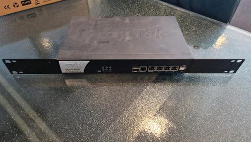 Draytek vigor 2960f, Computers en Software, Routers en Modems, Zo goed als nieuw, Router met modem, Ophalen of Verzenden