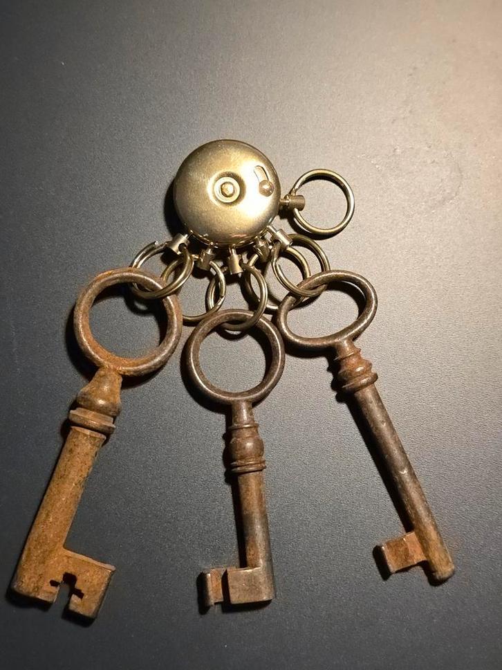 Prachtige New old stock antieke koperen sleutelhangers, Antiek en Kunst, Antiek | Koper en Brons, Ophalen of Verzenden