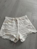 Leuke spijkershort van Stradivarius mt 36, Kleding | Dames, Spijkerbroeken en Jeans, Wit, Ophalen of Verzenden, Zo goed als nieuw