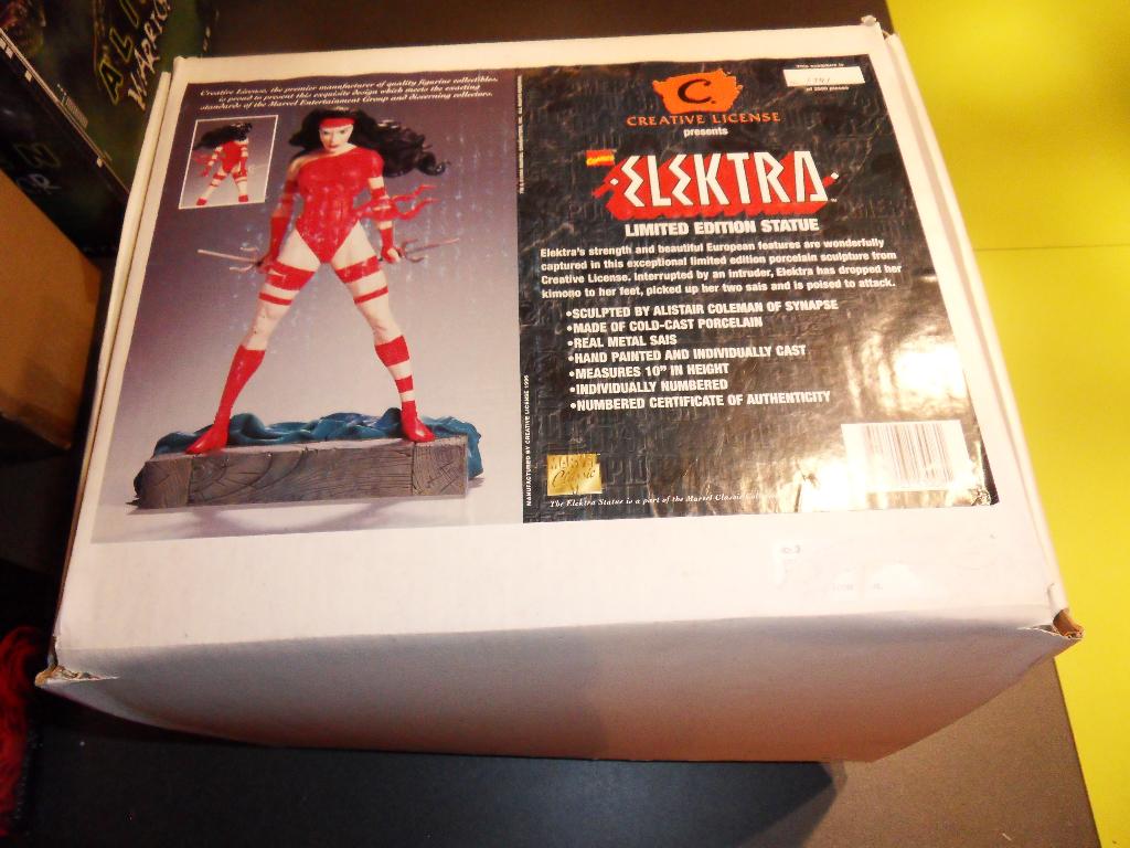 Marvel Elektra LTD Statue Creative License #1741, Verzamelen, Ophalen of Verzenden, Nieuw, Fantasy