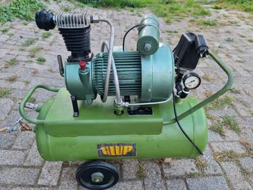 2x alup compressor 1 traps werkend 2 traps motor defect beschikbaar voor biedingen
