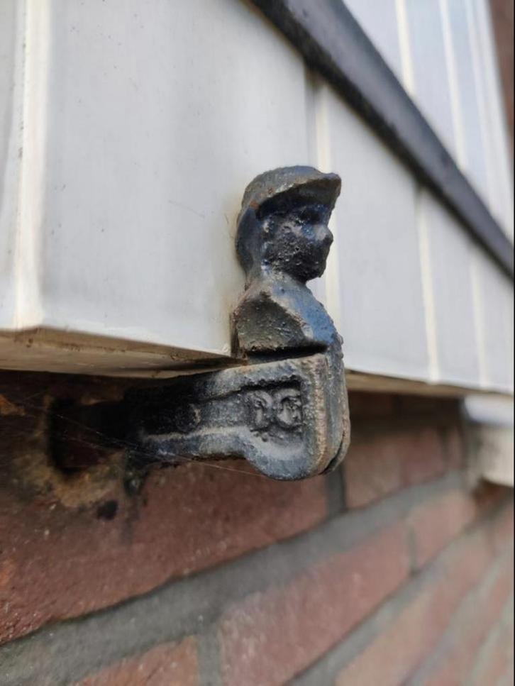 Luikhouders ( gietijzer), Doe-het-zelf en Verbouw, Hang- en Sluitwerk, IJzer, Ophalen of Verzenden