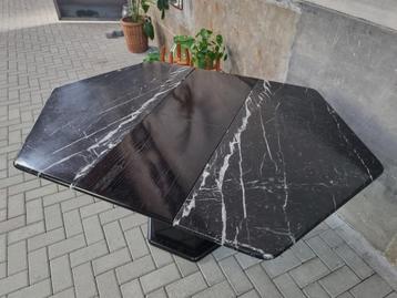 Vintage Zwart Wit Marmeren Eettafel | Uitschuifbare Tafel beschikbaar voor biedingen