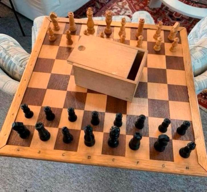 Schaakspel mooie schaakbord met schaak en damstenen, Hobby en Vrije tijd, Gezelschapsspellen | Bordspellen, Ophalen of Verzenden