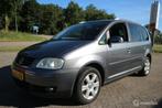 Volkswagen Touran 2.0-16V FSI Highline ECC/CRUISE/TREKHAAK, Gebruikt, 4 cilinders, Bedrijf, Handgeschakeld