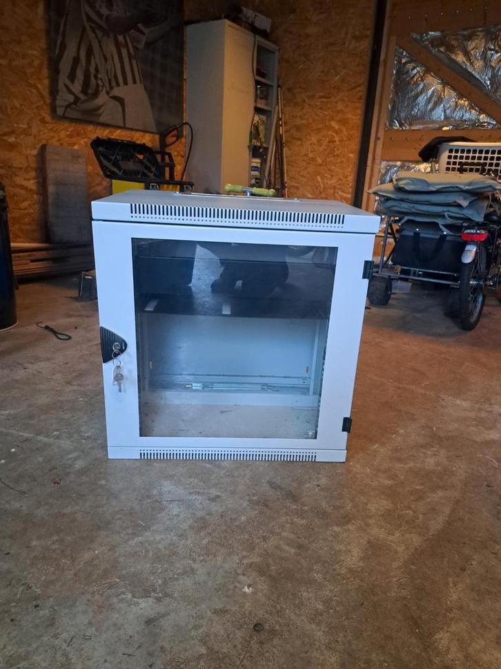 19 inch patchkast, Computers en Software, Serverkasten, Gebruikt, Glas, Geperforeerd, Ophalen