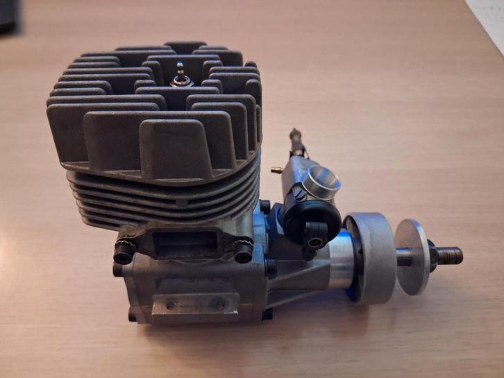 Super Tigre 3000 modelbouw motor, Hobby en Vrije tijd, Modelbouw | Auto's en Voertuigen, Gebruikt, Overige typen, Groter dan 1:32