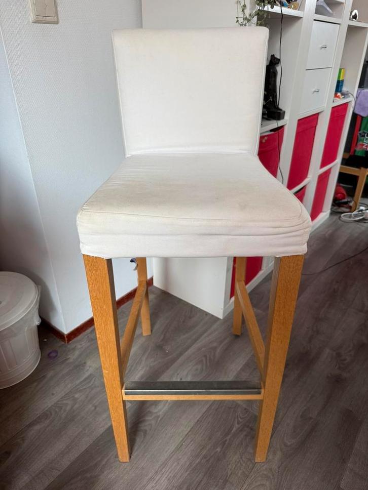 2 ikea Bergmund/Hendriksdal barkrukken (Beide voor €25!), Huis en Inrichting, Barkrukken, Zo goed als nieuw, 60 tot 90 cm, 2 krukken