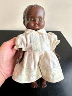Adanna Oud baby popje niet westers 22 cm, Verzamelen, Ophalen of Verzenden, Gebruikt, Pop