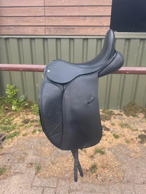 Zadel paard KM dressage luxe, Dieren en Toebehoren, Paarden en Pony's | Zadels, Zo goed als nieuw, Dressuur, Ophalen of Verzenden