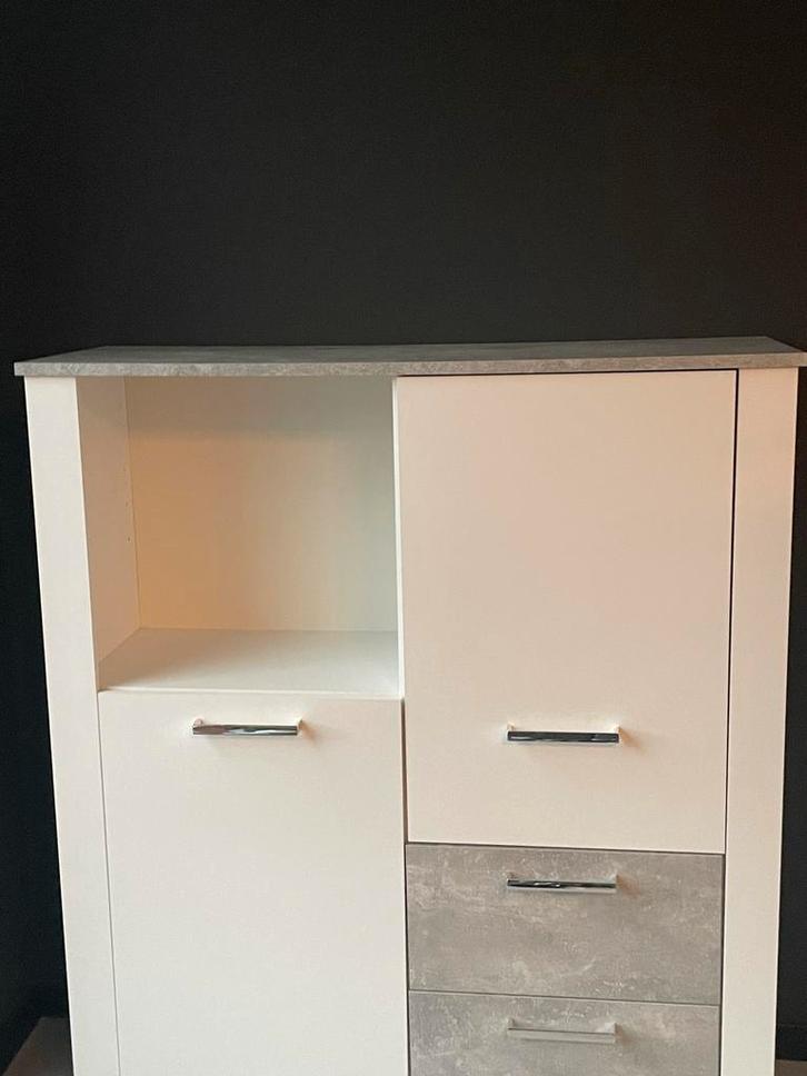 Mooie Wandkast met Opbergruimte, Huis en Inrichting, Kasten | Buffetkasten, Zo goed als nieuw, 100 tot 150 cm, 50 tot 100 cm, 25 tot 50 cm