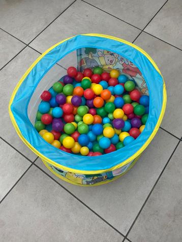 Bumba ballenbal met veel ballen €5,- beschikbaar voor biedingen