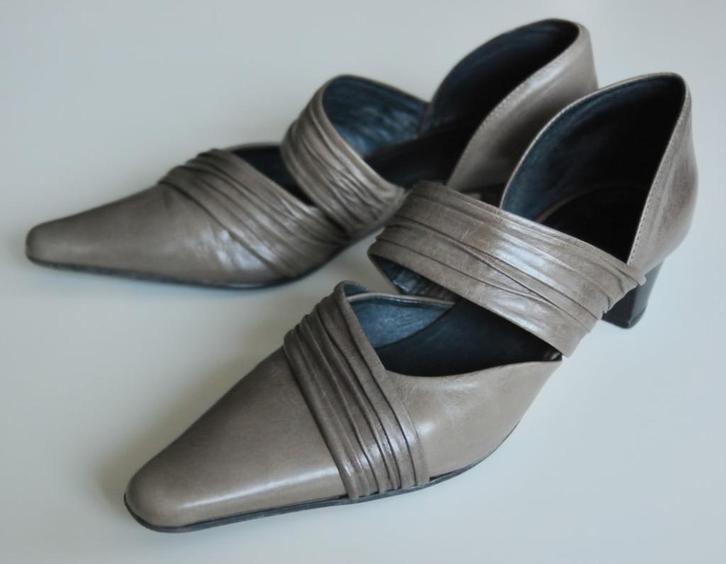 Leverkleurige dames pumps, maat 39, Kleding | Dames, Schoenen, Gedragen, Pumps, Overige kleuren, Ophalen of Verzenden