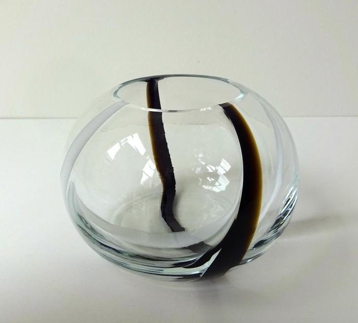 Glazen vaas helder opaline strepen in wit en zwart 3076-g, Antiek en Kunst, Antiek | Glas en Kristal, Ophalen of Verzenden