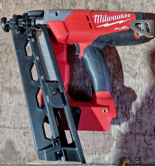 Milwaukee afwerktacker CN16GA gebruikt, Doe-het-zelf en Verbouw, Gereedschap | Overige machines, Zo goed als nieuw, Ophalen of Verzenden