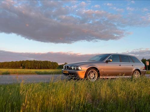 BMW 5-Serie 2.2 I 520 Touring AUT 2002 Grijs, Auto's, BMW, Particulier, 5-Serie, Benzine, E, Stationwagon, Automaat, Geïmporteerd