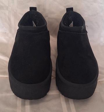 Zwarte Suede Schoenen met Dikke Zool - Maat 38 beschikbaar voor biedingen