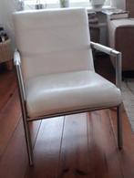 Mooie witte fauteuil met metalen frame, Huis en Inrichting, Fauteuils, Ophalen, Zo goed als nieuw, Metaal, 50 tot 75 cm