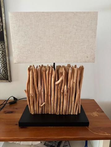 Lamp ecru met hout beschikbaar voor biedingen
